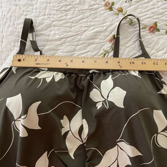 Lands End 2 piece bathing suit. - Picture 3 of 4